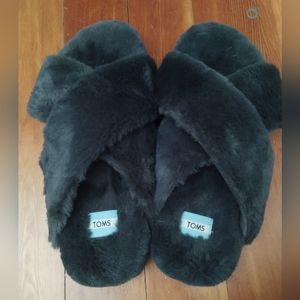 Toms Slippers Size 9